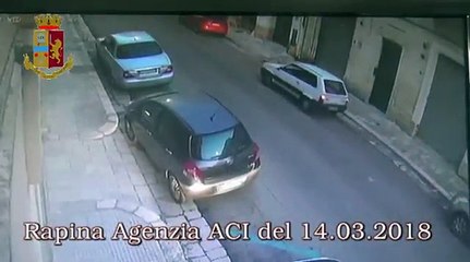 Violente rapine a mano armata in Puglia: quattro arresti