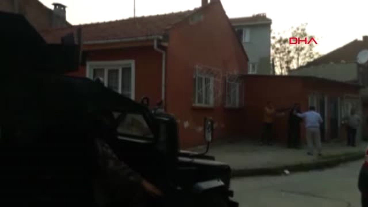 Bursa Pompalı Tüfekle 2 Kişiyi Vurdu, Evini Yaktı, 2 Rehinem Var Dedi