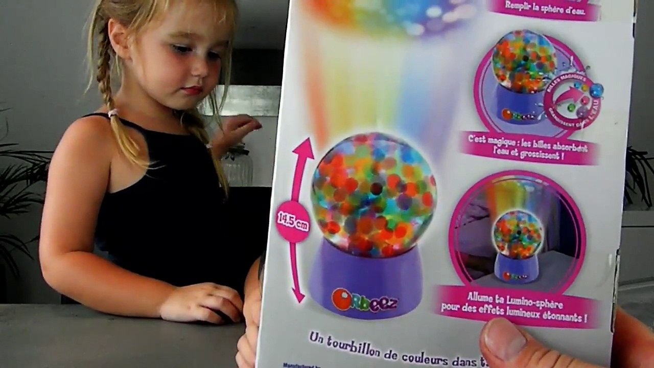Billes magiques Orbeez dans une boule d'eau et de lumière Lumino Sphère (Unboxing)