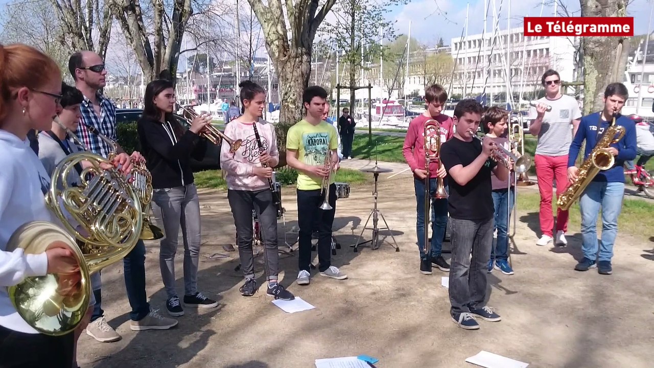 Vannes. Une journée en fanfare