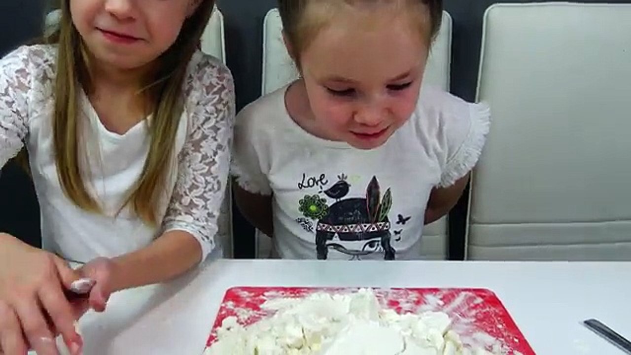 ЧЕЛЛЕНДЖ МУЧНАЯ БАШНЯ! Вызов Принят! Новый Челлендж FLOUR TOWER CHALLENGE! Игры для Детей