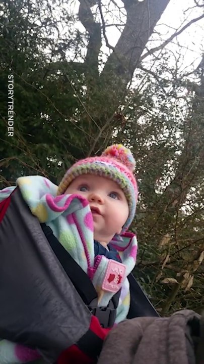 La réaction de ce bébé qui entends des oiseaux chanter pour la première fois : adorables