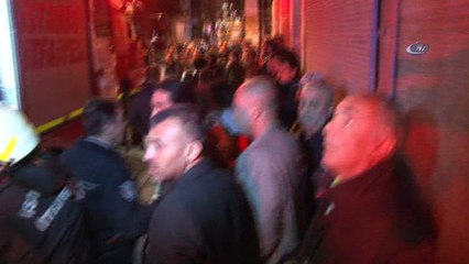 Yangını gören vatandaşlar sosyal medyada canlı yayın yapmak için yarıştı