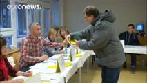 Los checos eligen entre Milos Zeman y Jiri Drahos a su nuevo presidente