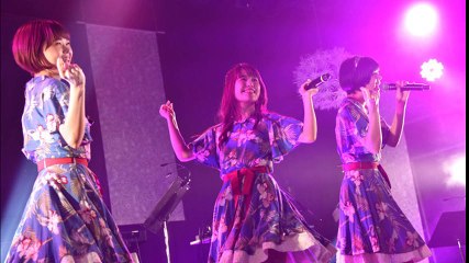 Negicco  　花束届ける