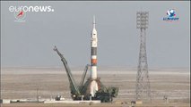 La nave Soyuz y sus tres tripulantes, rumbo a la EEI