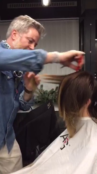 Long Layered Haircut Tutorial - How to Quick and Easy haircut