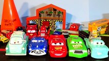 Pixar Cars Shake n Go Races on the Race Track with Lightning McQueen, Mater, Doc and Professor Zeee