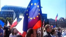 Multitudinarias protestas contra el gobierno de Polonia