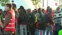 1.600 inmigrantes desalojados de un campamento insalubre, en París.