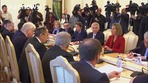En unos momentos rueda de prensa de la jefa de la diplomacia europea, Federica Mogherini y el…