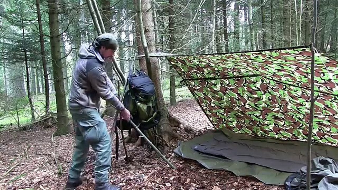 Solo Overnight Bushcraft Camp with Meatballs in Tomato Sauce and Rice for Dinner