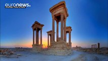 El EI destruye parte del teatro romano y el Tetrápilo de Palmira