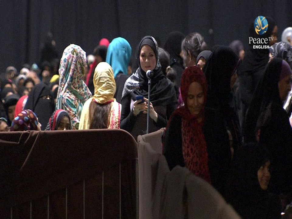 A Christian American women cryingly accepting Islam