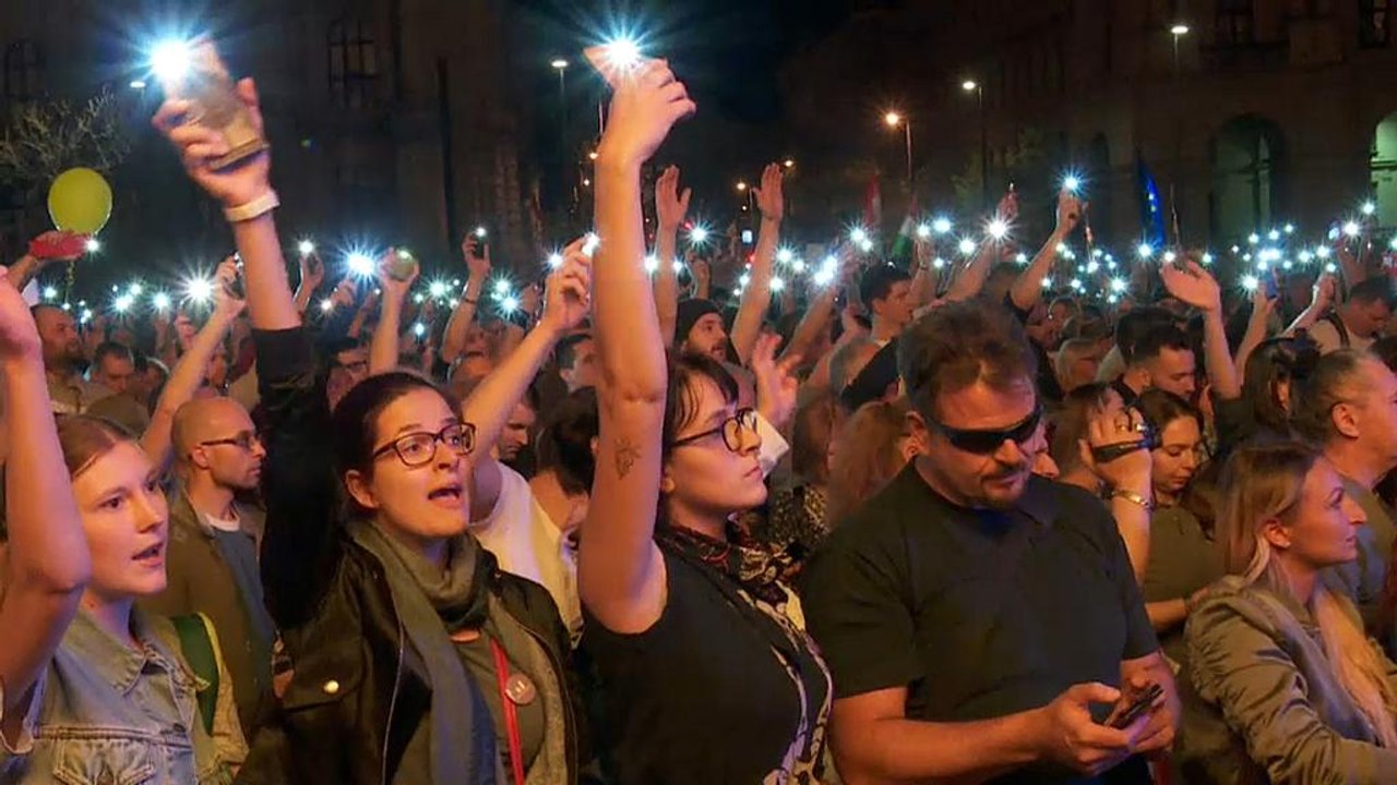 Ungarn demonstrieren für neues Wahlrecht