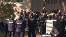 Bulgaria: 400 inmigrantes detenidos y 24 policías heridos en disturbios en un centro de acogida