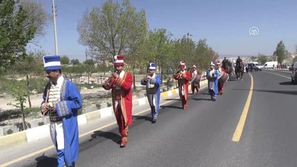 Kapadokya'da Renkli "Turizm Haftası" Korteji