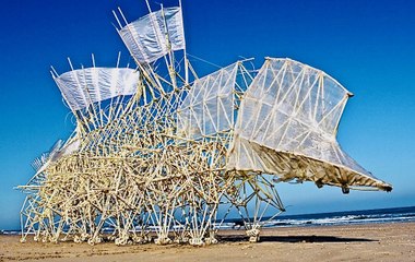Living Sculptures Move Without Electricity - Theo Jansen's Strandbeests