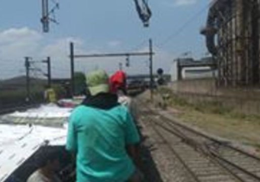 Hundreds of Migrants Board Freight Train in Mexico Bound for US Border