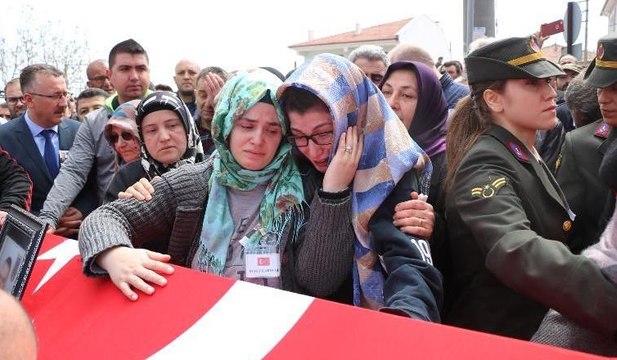 Uzman Çavuş Ahmet Baş son yolculuğuna uğurladı