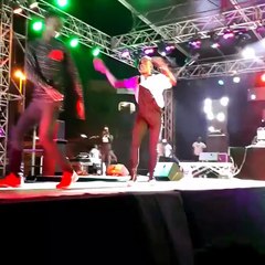 Ouzin Keita enflamme le concert de Tekno au Monument de la renaissance