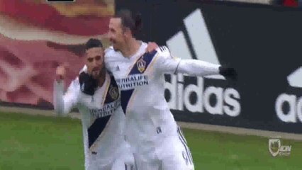 گلزنی زلاتان ایبراهیموویچ برای لس آنجلس گلکسی دربازی با شیکاگو