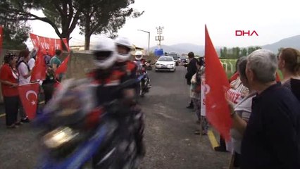 İzmir Kemal Kılıçdaroğlu'nun Yolunu Süt Üreticileri Kesti