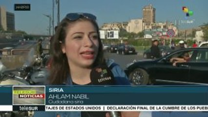 Sirios celebran el fracaso de ataque tripartita dirigido por EE.UU.