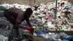 إعادة تدوير البلاستيك في غانا لتعبيد الطرقات
