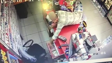 Hırsızlık Anı Güvenlik Kamerasında