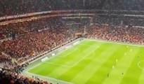 Başakşehir - Galatasaray maçında dikkat çeken tezahürat