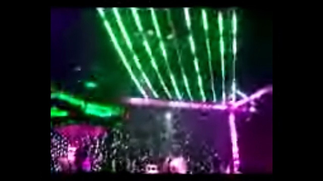 Muse - New Born, Paris Bercy, 12/15/2006