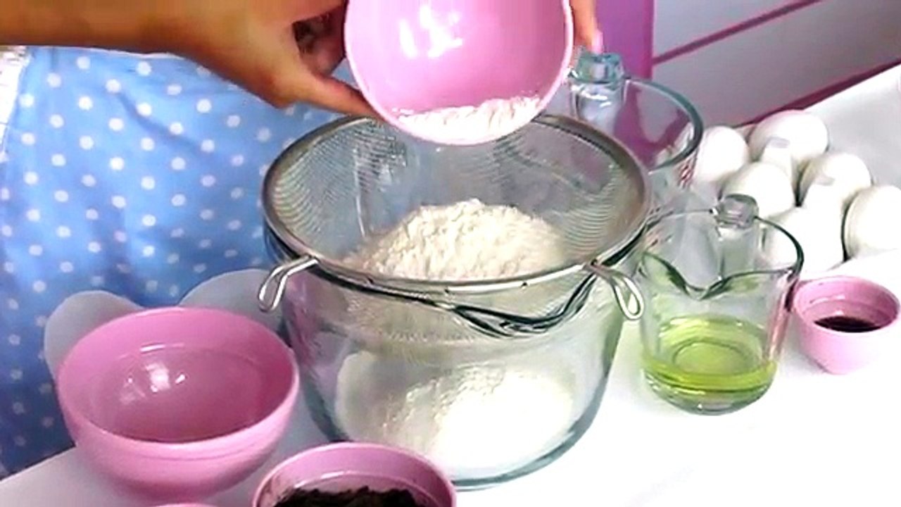 How To Make Homemade Hostess Cream-Filled Choco...