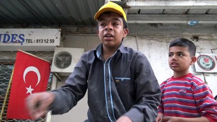 Suriyeli 15 yaşındaki çocuk 9 kişilik ailesinin geçimini çöpten sağlıyor