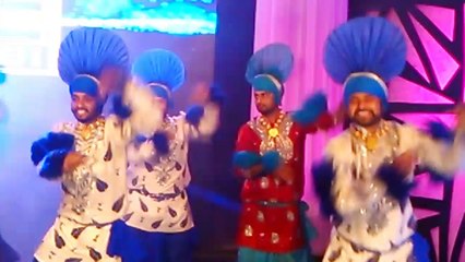 BLACK PANTHER BHANGRA GROUP TM ---- LIVE SINGER  KARAMJEET ANMOLE    PERFORMANCE