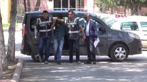 Adana Polise Kendisini Cumhuriyet Savcısı Olarak Tanıtıp 2 Arkadaşını Gözaltına Aldırdı
