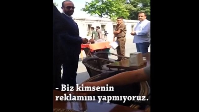 Bilal Erdoğan'ı protesto etti, korumalar kimliğini istedi!