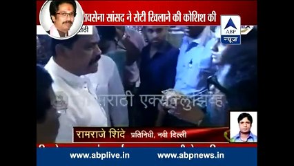 Hintli vekil zorla oruç bozmaya çalıştı