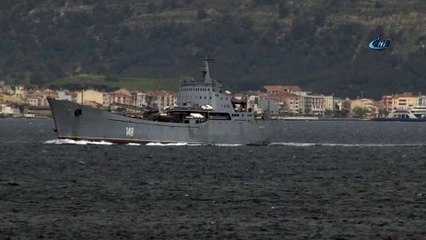 Askeri araç yüklü Rus Savaş Gemisi Çanakkale Boğazı'ndan Geçti