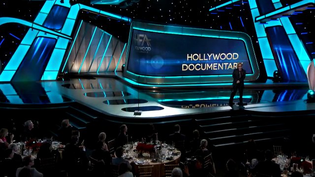Johnny Depp sahnede ayakta durmakta zorlandı