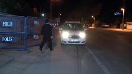 Husumetli akrabaların yol verme kavgası kanlı bitti: 3 yaralı