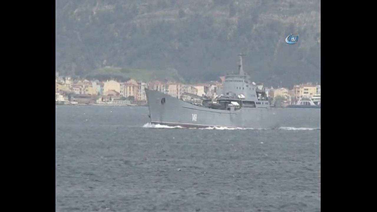 Rus Donanması’na ait savaş gemisi Çanakkale Boğazı'ndan Geçti