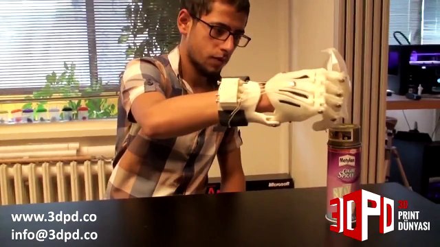 Türkiye'de ilk defa 3 boyutlu yazıcıyla 100 dolara robot el üretildi