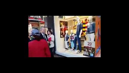 AKP&#39;li Külünk karanfil almayan vatandaşı &#39;paralel&#39; ilan etti