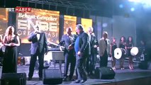 Bakan Çavuşoğlu, Micheal Jackson'ın şarkısıyla dans etti