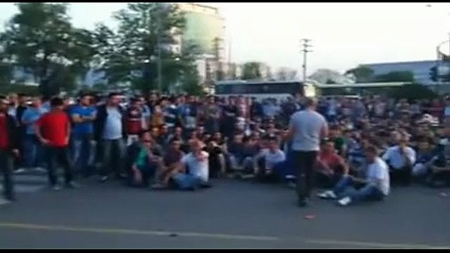 Bursa'dan direnen işçilerden: Güzel günler göreceğiz çocuklar!