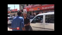 Sokak ortasında çatışma çıkan Tunceli'de polis, atılan kovaya havaya ateş açarak karşılık verdi!