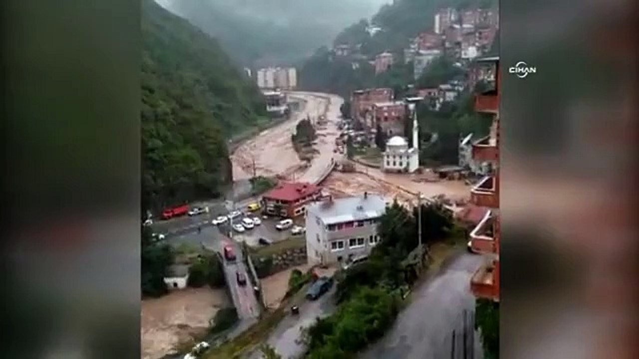 Artvin'de sel felaketi böyle geldi