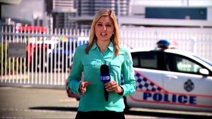 Yayın sırasında spikerin ayağını karınca ısırdı