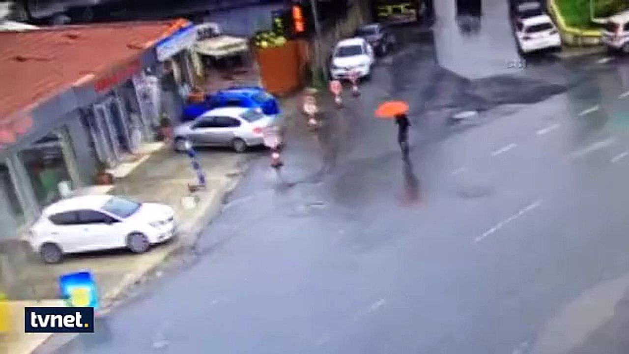 İşte Bayrampaşa'da çevik kuvvete silahlı saldırının görüntüleri